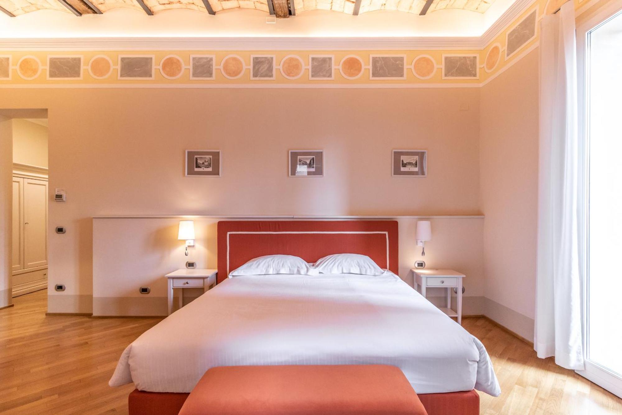 Casa Isolani Luxury Rooms Piazza Maggiore Bologna Buitenkant foto