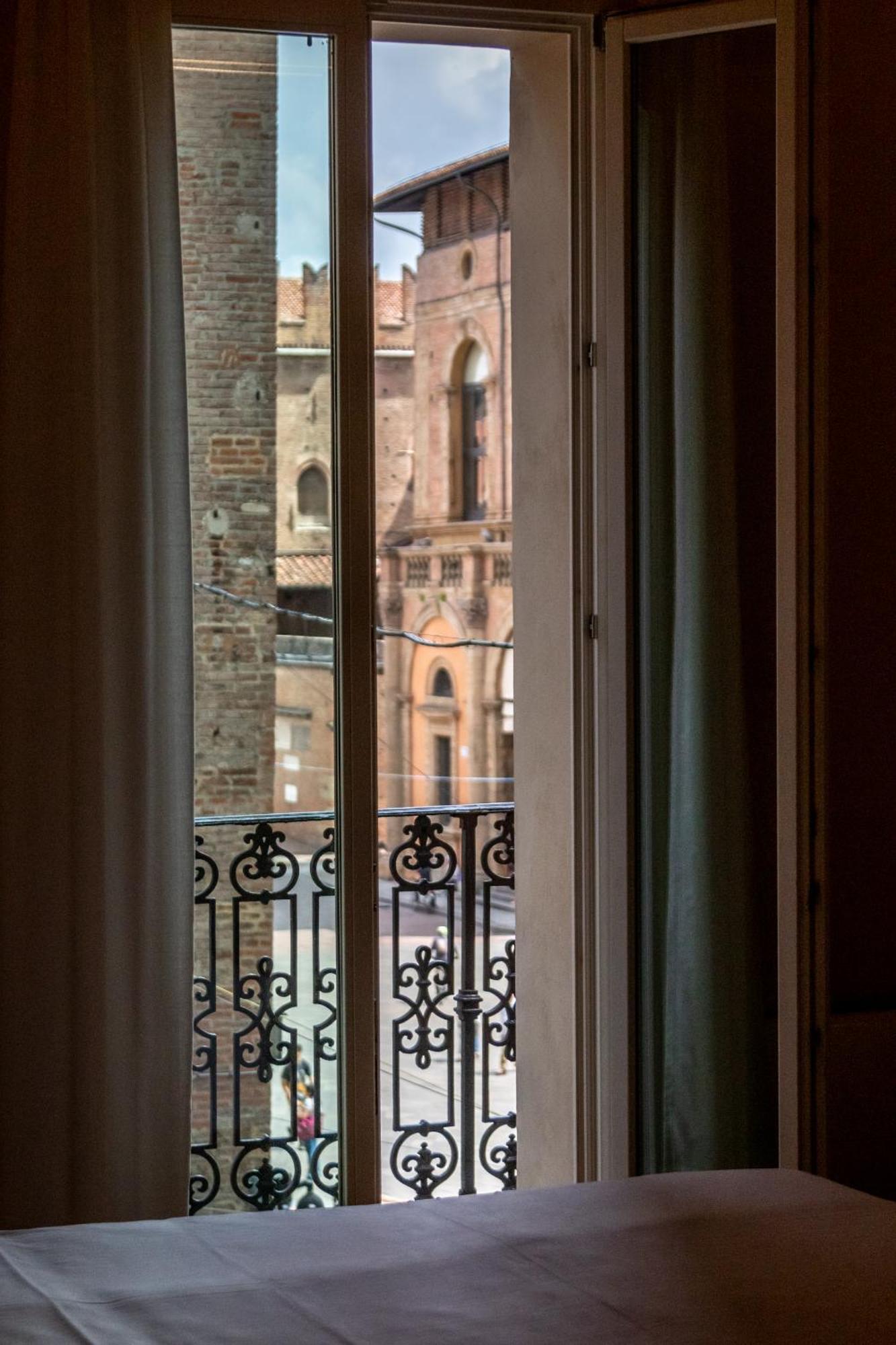 Casa Isolani Luxury Rooms Piazza Maggiore Bologna Buitenkant foto