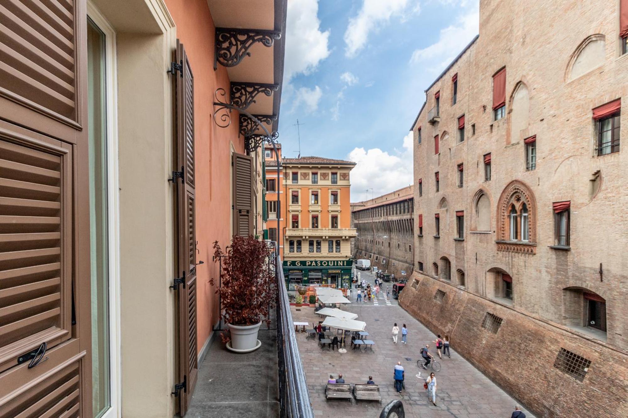 Casa Isolani Luxury Rooms Piazza Maggiore Bologna Buitenkant foto