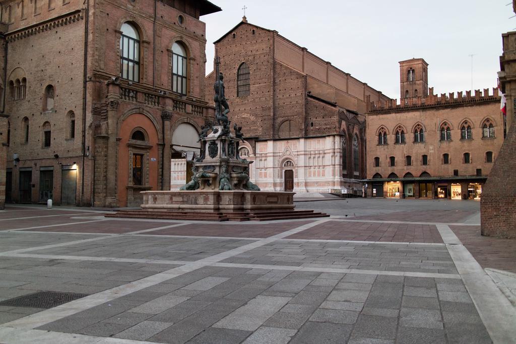 Casa Isolani Luxury Rooms Piazza Maggiore Bologna Buitenkant foto