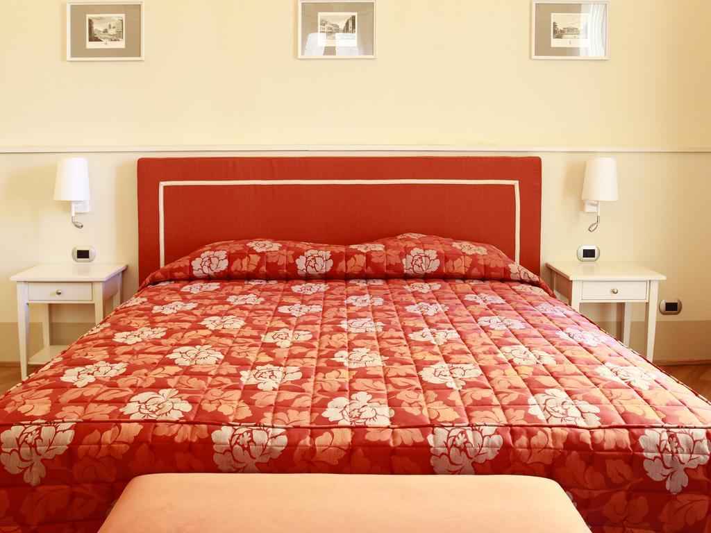 Casa Isolani Luxury Rooms Piazza Maggiore Bologna Buitenkant foto