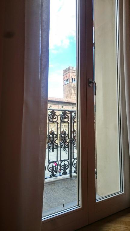 Casa Isolani Luxury Rooms Piazza Maggiore Bologna Buitenkant foto