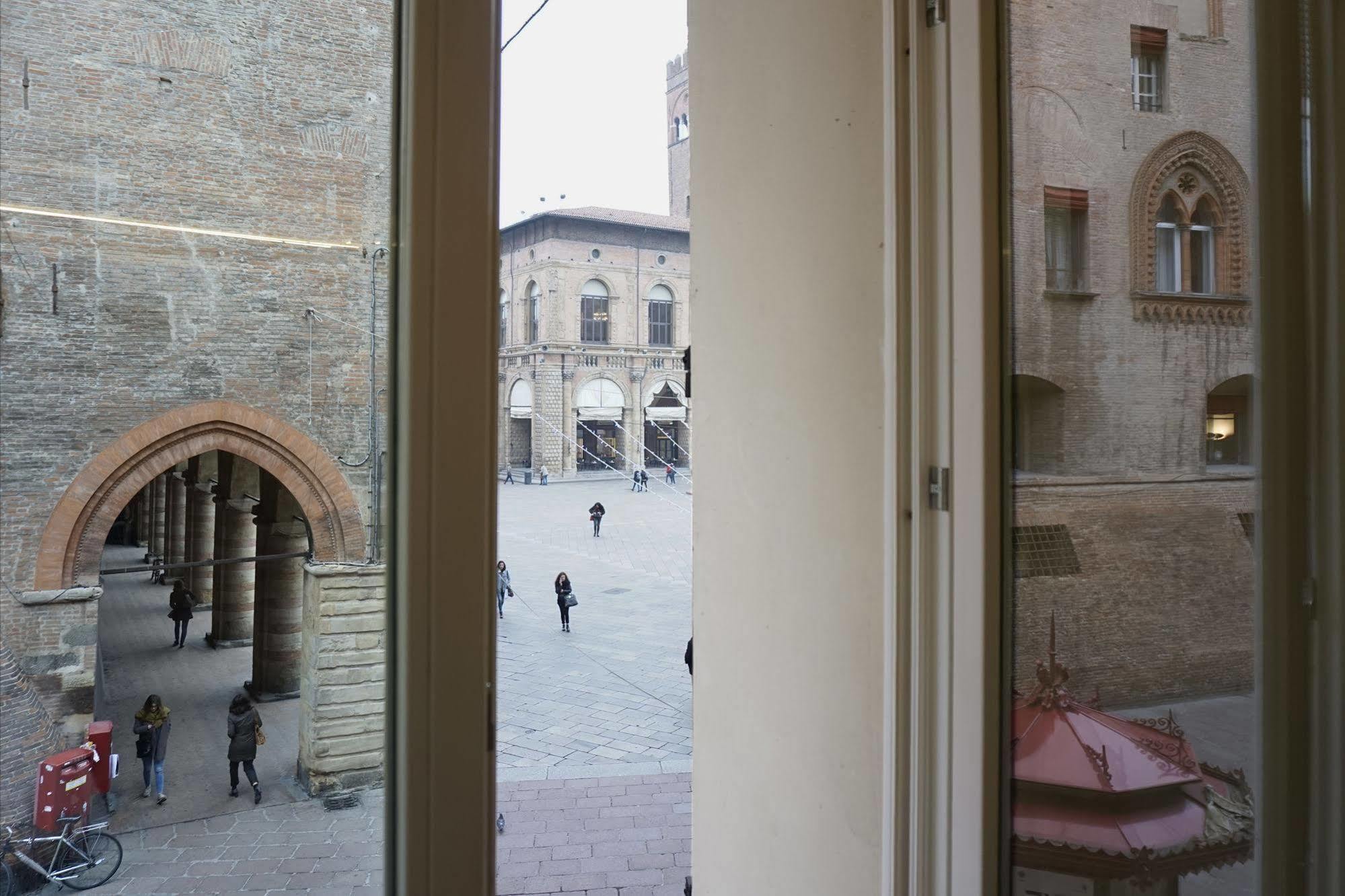 Casa Isolani Luxury Rooms Piazza Maggiore Bologna Buitenkant foto