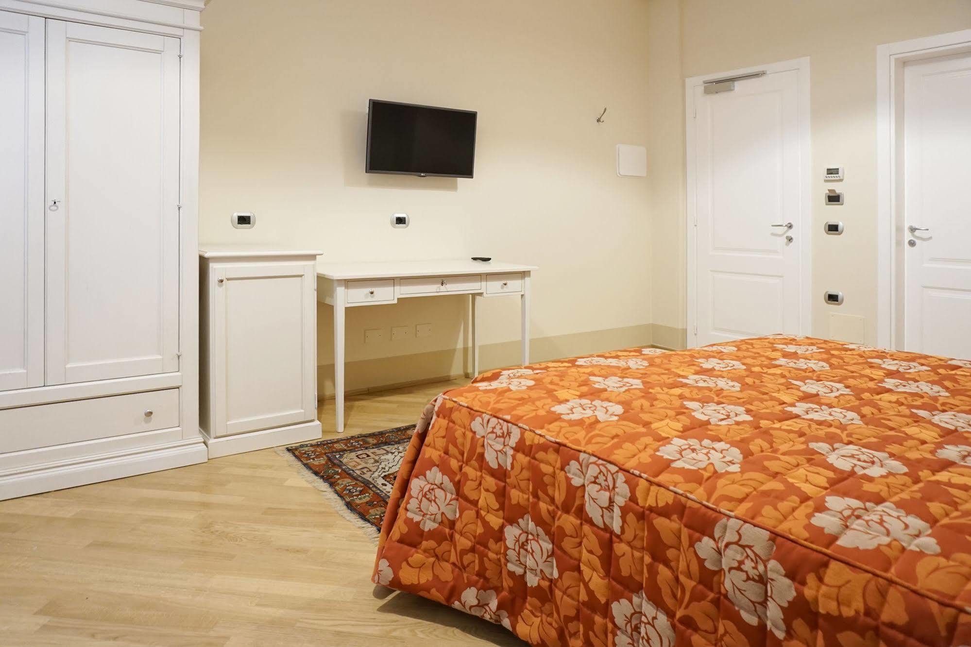 Casa Isolani Luxury Rooms Piazza Maggiore Bologna Buitenkant foto